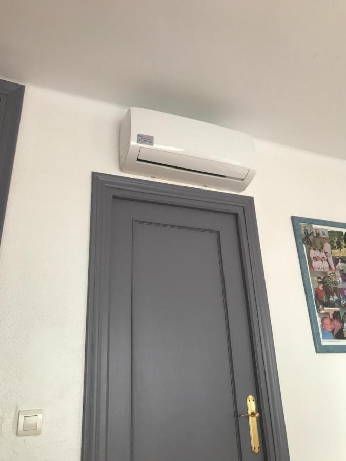 Chez Alison! Central Nerja Apt المظهر الخارجي الصورة