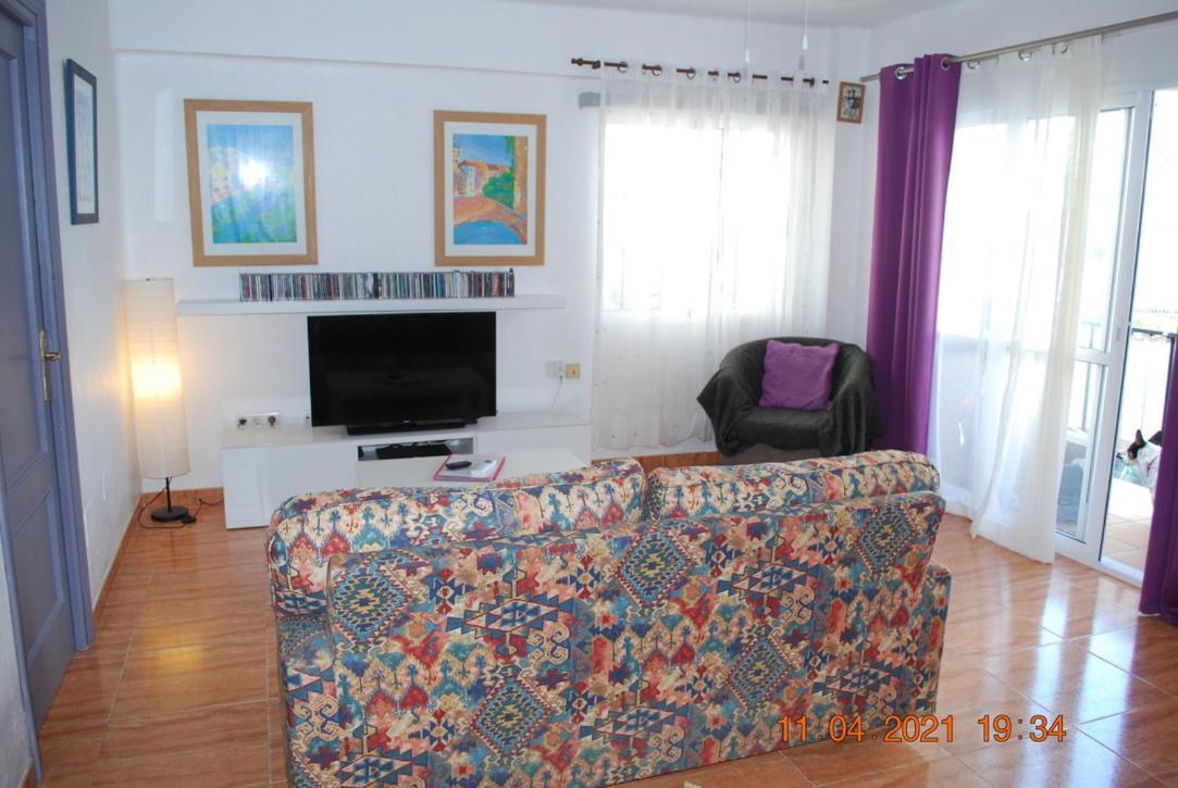 Chez Alison! Central Nerja Apt المظهر الخارجي الصورة